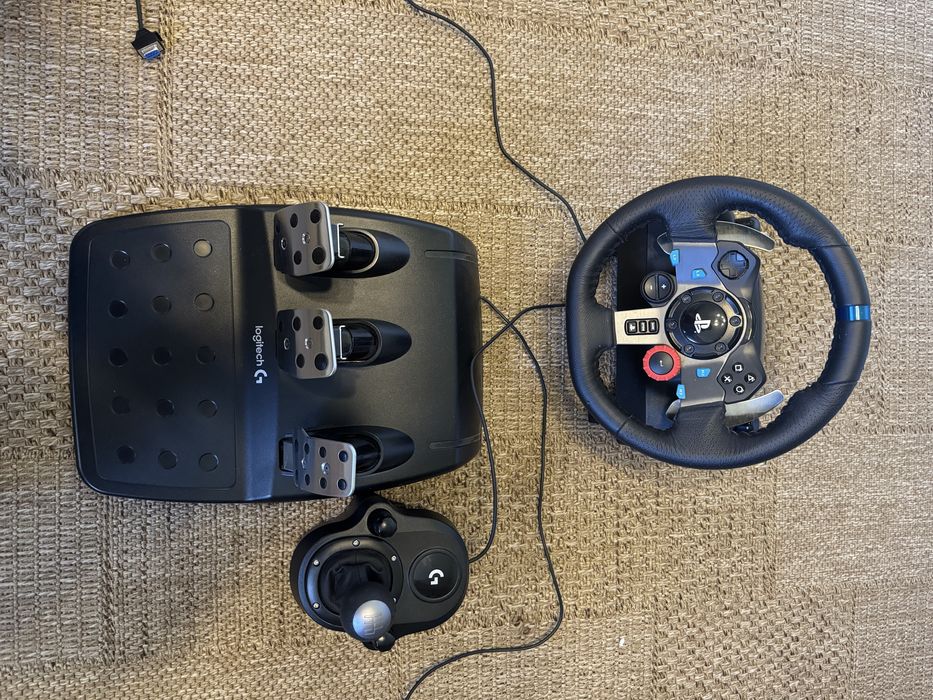 Продам ігровий руль Logitech g29