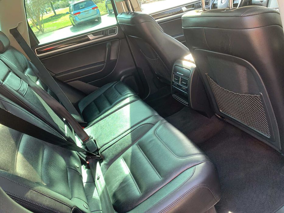 Volkswagen Touareg TDI Sport      2013