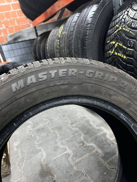 Шини,Резина,Пара,Зима 195/60/15 88T Semperit Master-Grip2