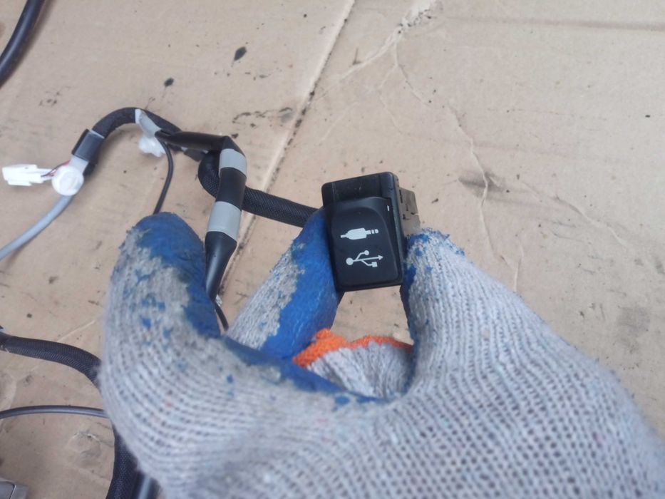 toyota AURIS II 13-15 moduł nawigacji antena gps kabel usb