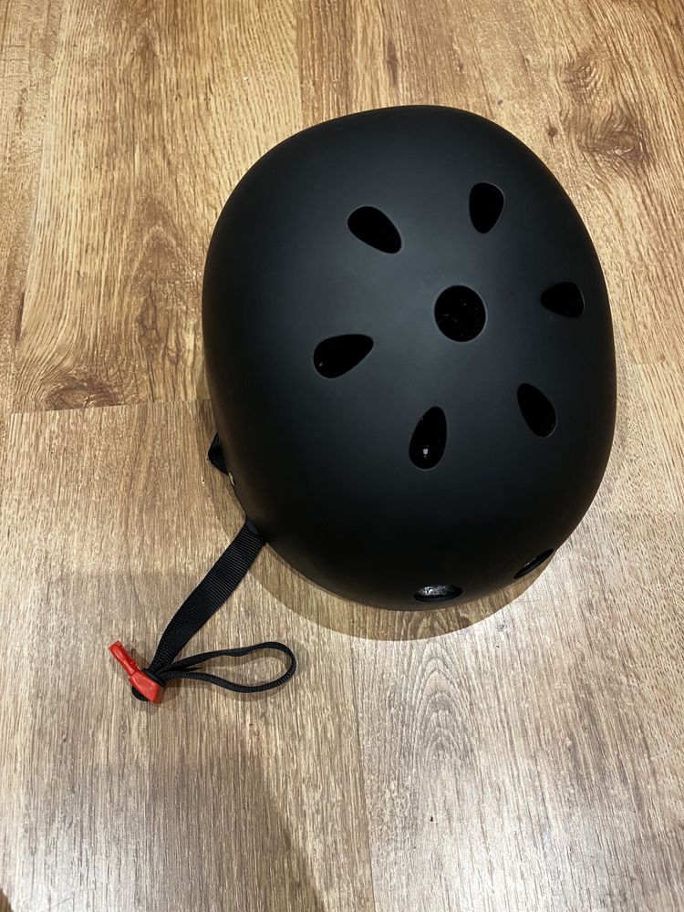 Kask typu orzech czarny mat rozmiar M