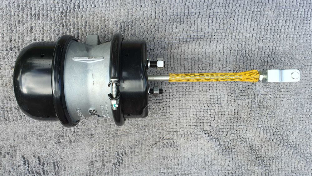 Cylinder hamulcowy z podwójną membraną