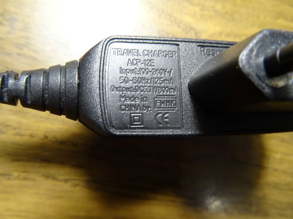 Зарядное устройство ACP-12E (для телефонов "Nokia", тонкий штекер).