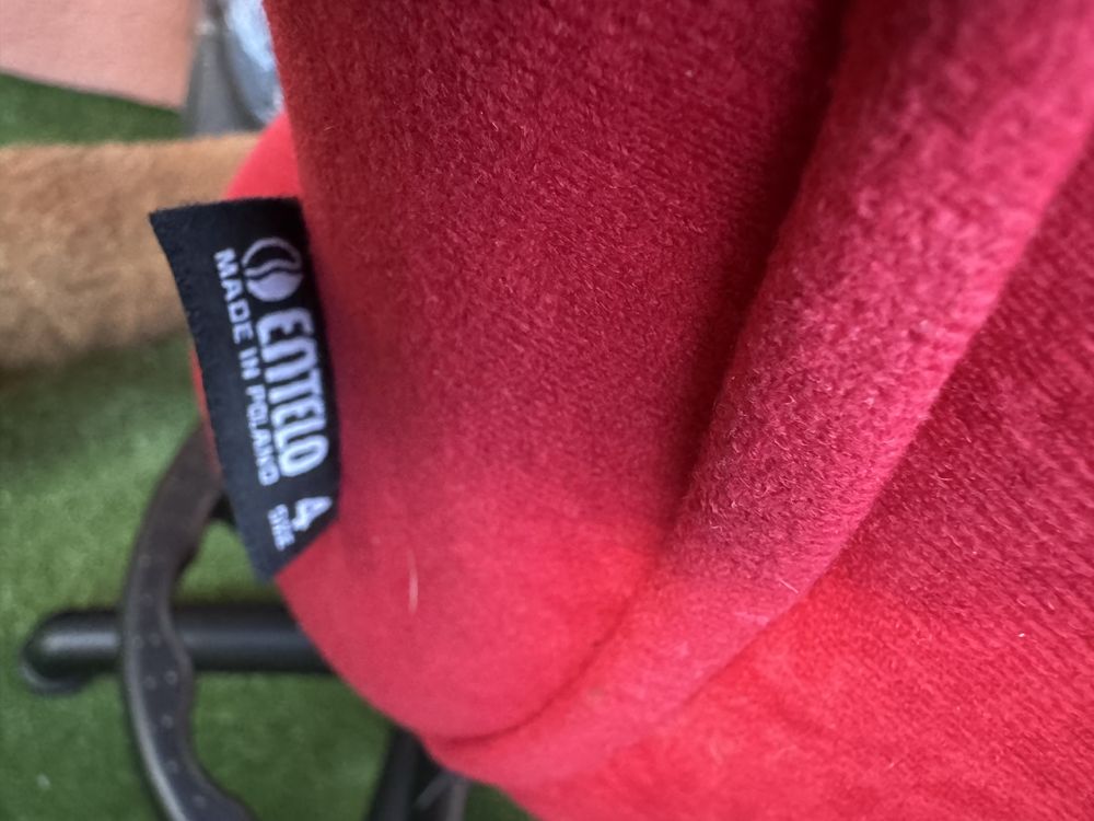 Czerwone krzesło obrotowe entelo 4