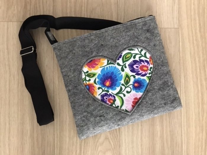 Torebka filcowa nowa bez metek