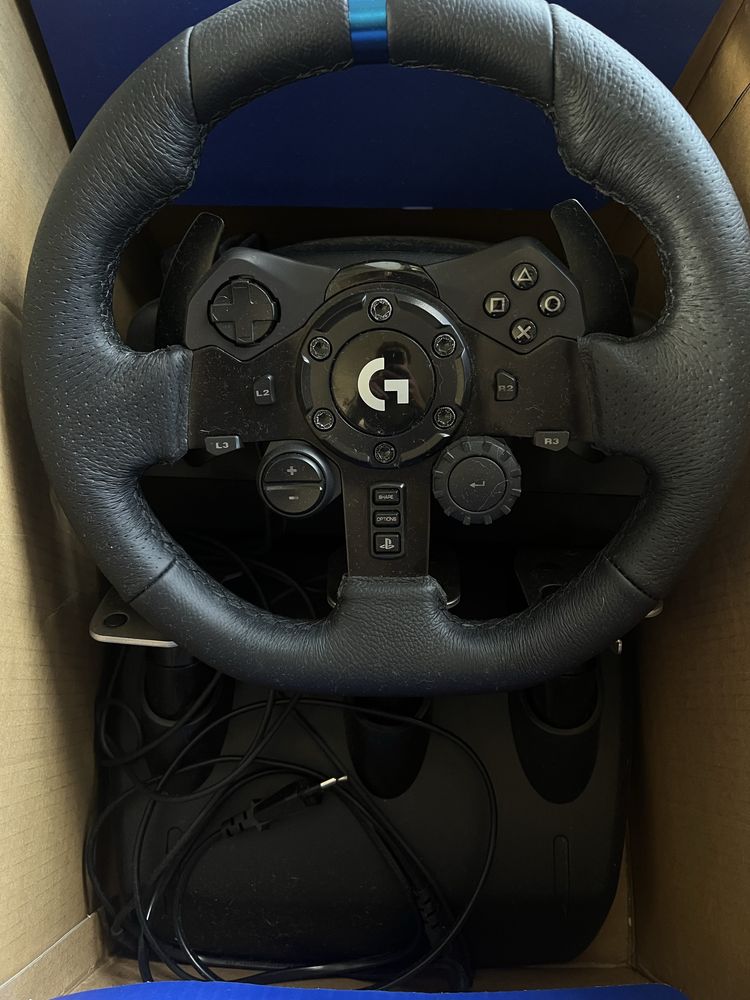 Volante e pedais logitech
