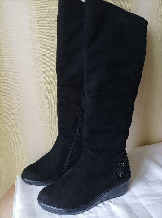 Продам сапоги женские