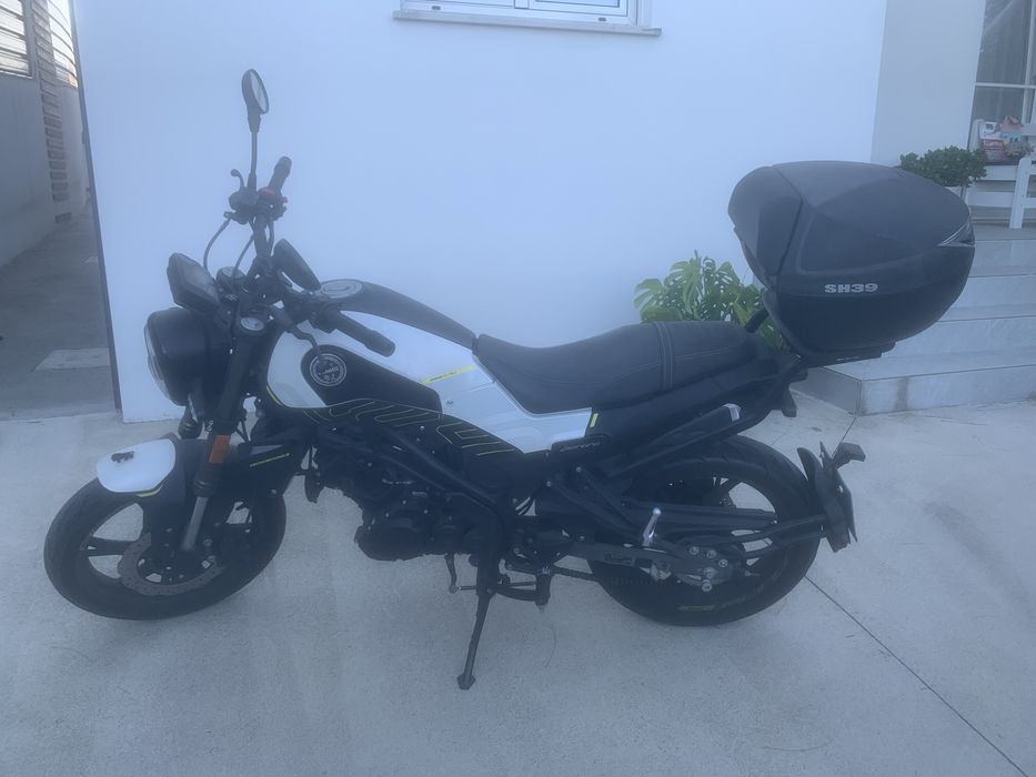 Benilli Leoncino 125