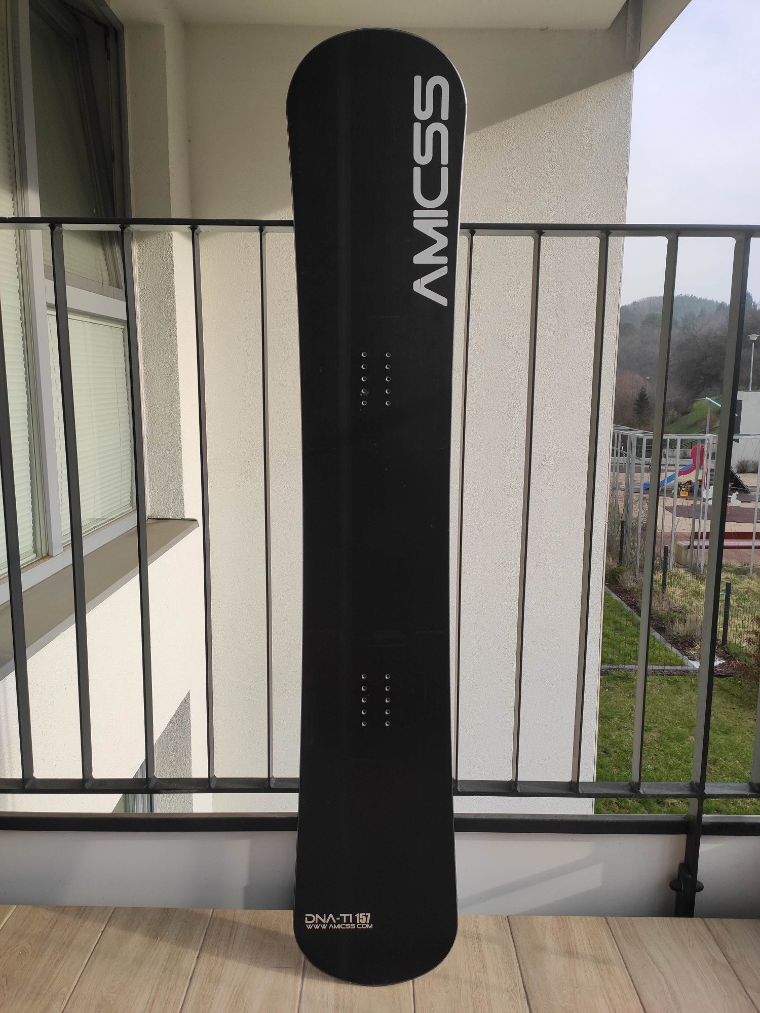 Deska snowboardowa Amicss DNA Ti 157 cm