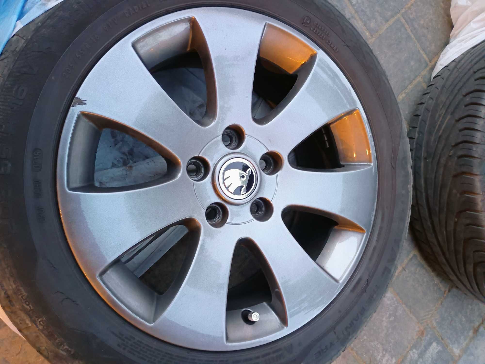 Felgi aluminiowe 7jx16" ET 45 rozstaw śrub 5x112