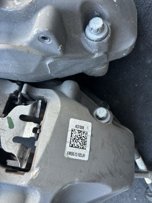 Komplet zaciskow hamulcowych Audi Q7 Q8