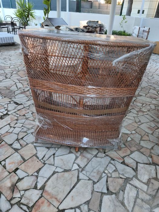 Bar em verga (Vime) impecável