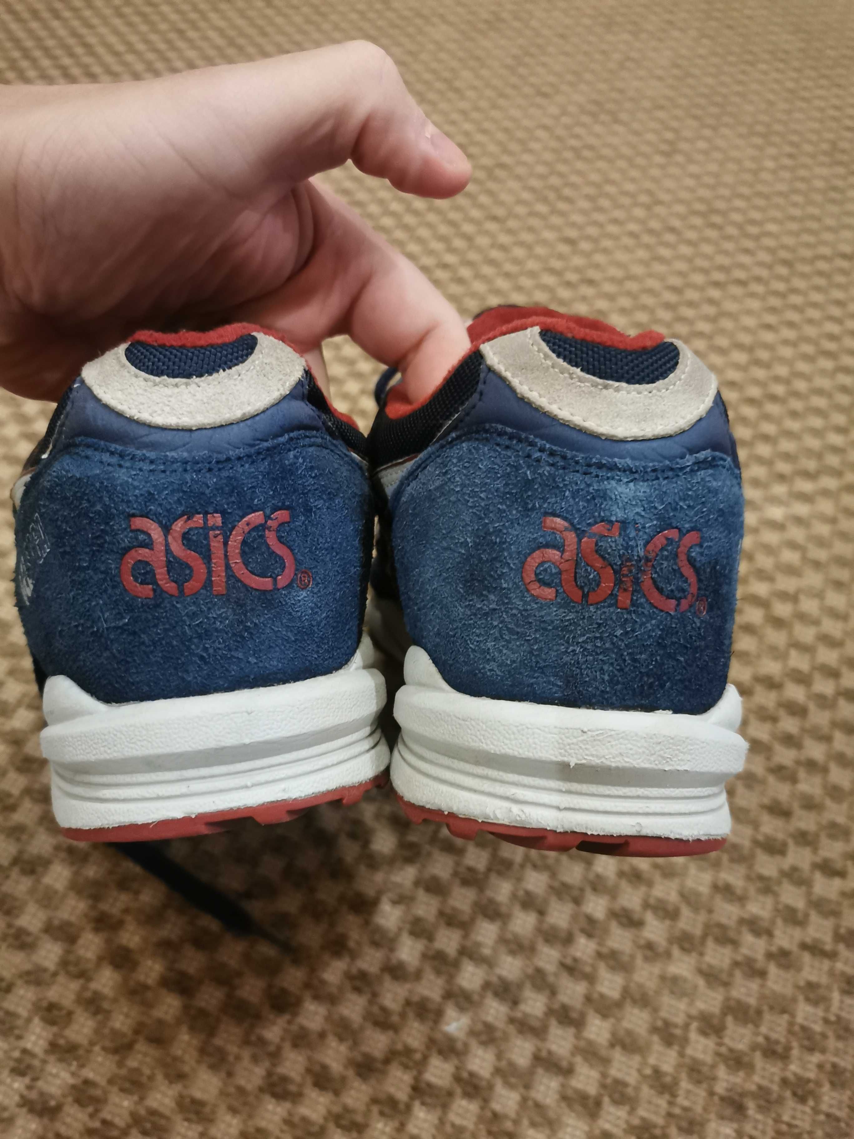 кроссовки Asics Gel Saga