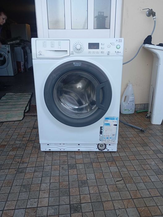 Vendo máquina de lavar roupa Ariston 7 kg