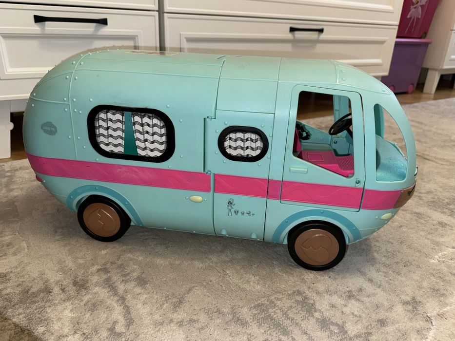 Автобус LOL, лялька в подарунок