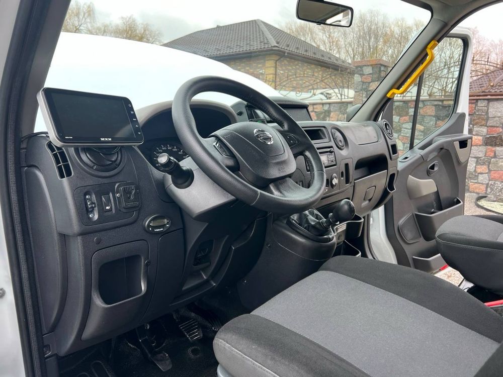 Renault Master 8+1