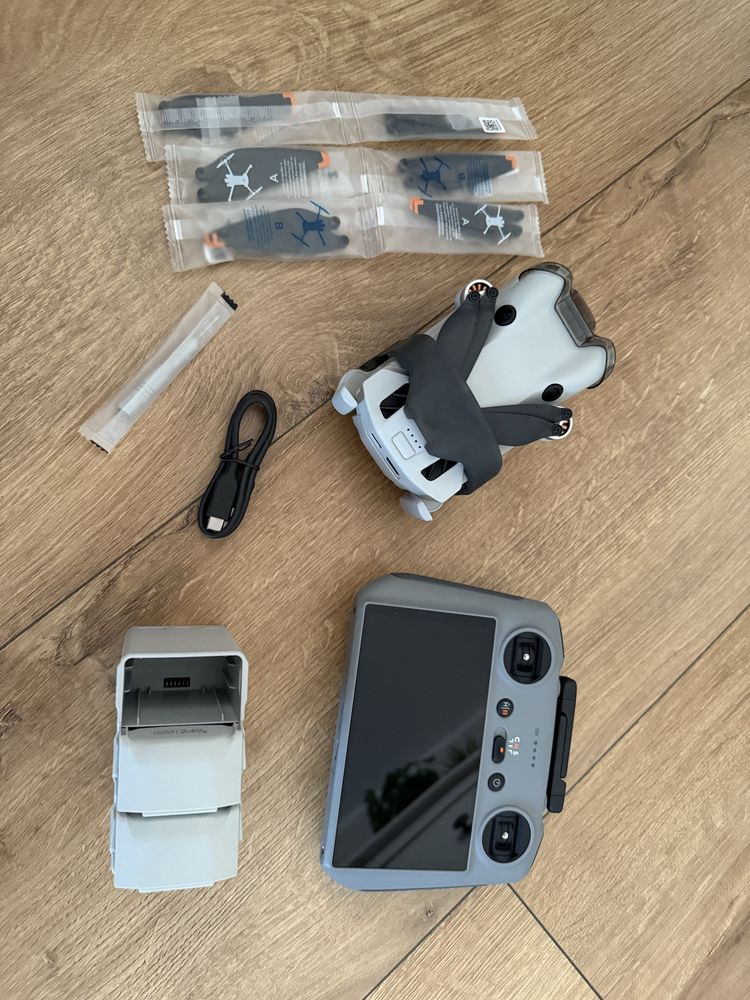Dron DJI MINI 4 Pro! FlyMore Combo! RC2! 249G!