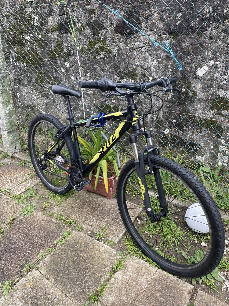Bicicleta usada bem estimada 7 mudancas sem quequer problema