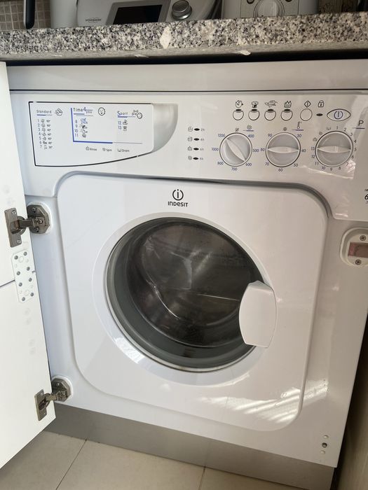 Maquina de lavar roupa encastre indesit