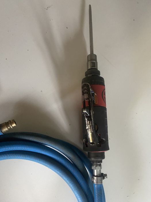 Szlifierka pneumatyczna CHICAGO PNEUMATIC z wężem, stan bdb, faktura!