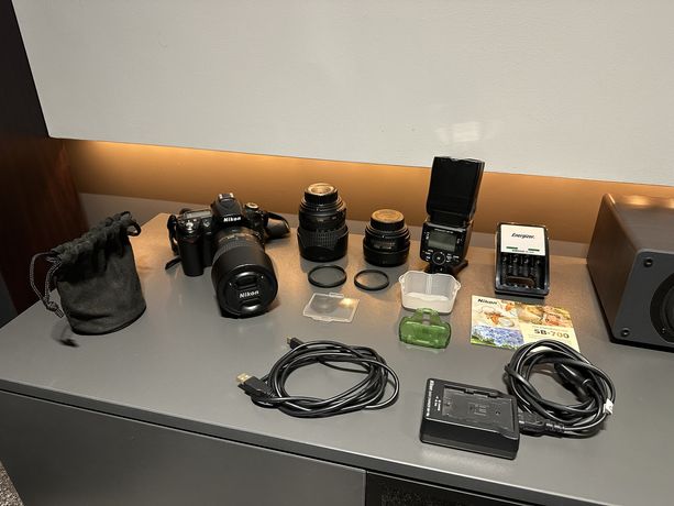 Zestaw fotograficzny Nikon D90 + obiektywy + zestaw