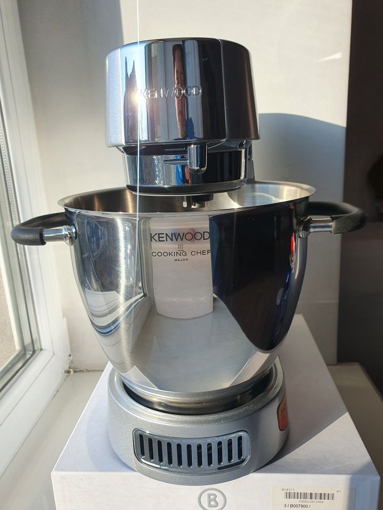 Кухонная машина Kenwood KM 094 Cooking Chef+блендер в подарок.