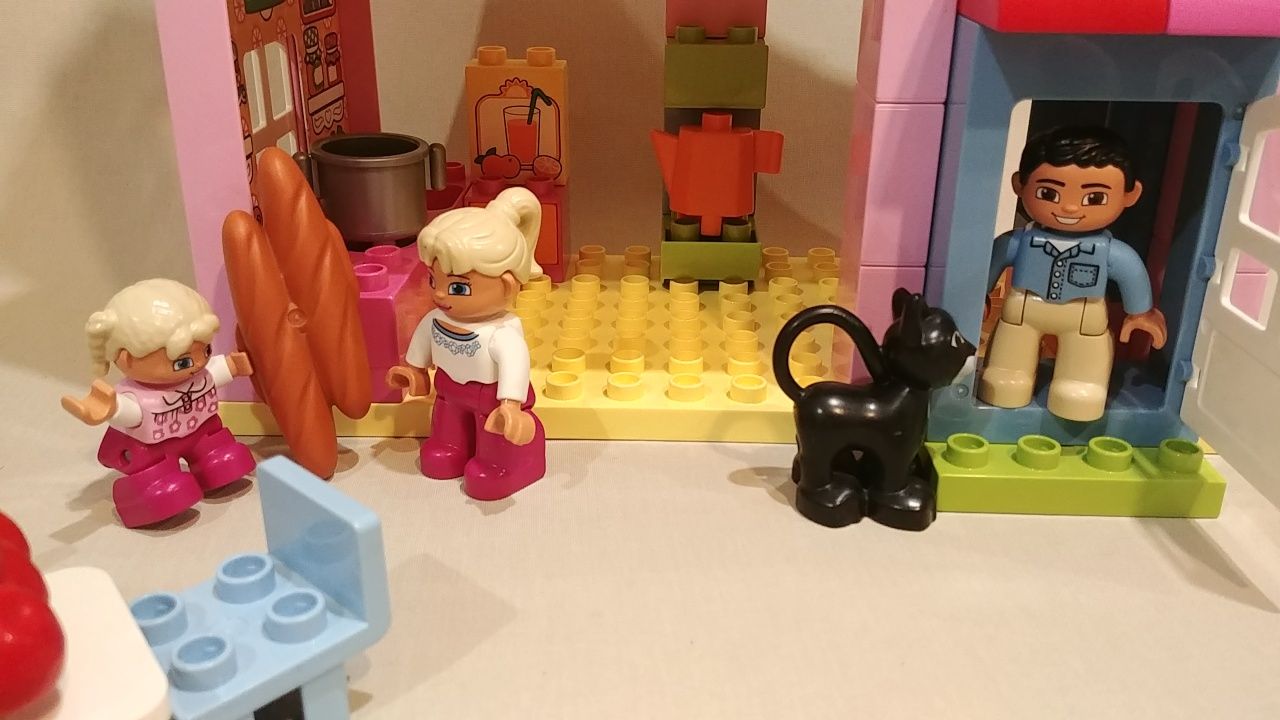 Lego семейный дом