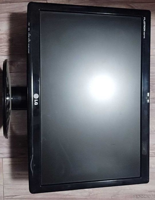 Монітор LG 22" 1680x1050 Flatron W2271TC вбудовані вебкамера, колонки