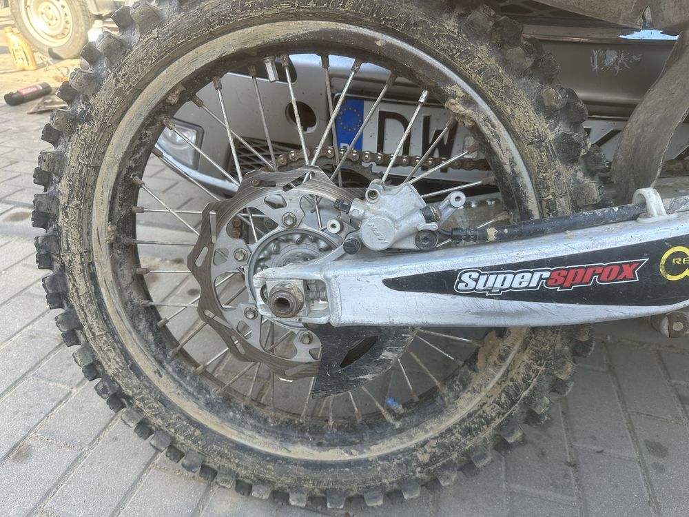 Yamaha yz250f 2009 uszkodzony/na części