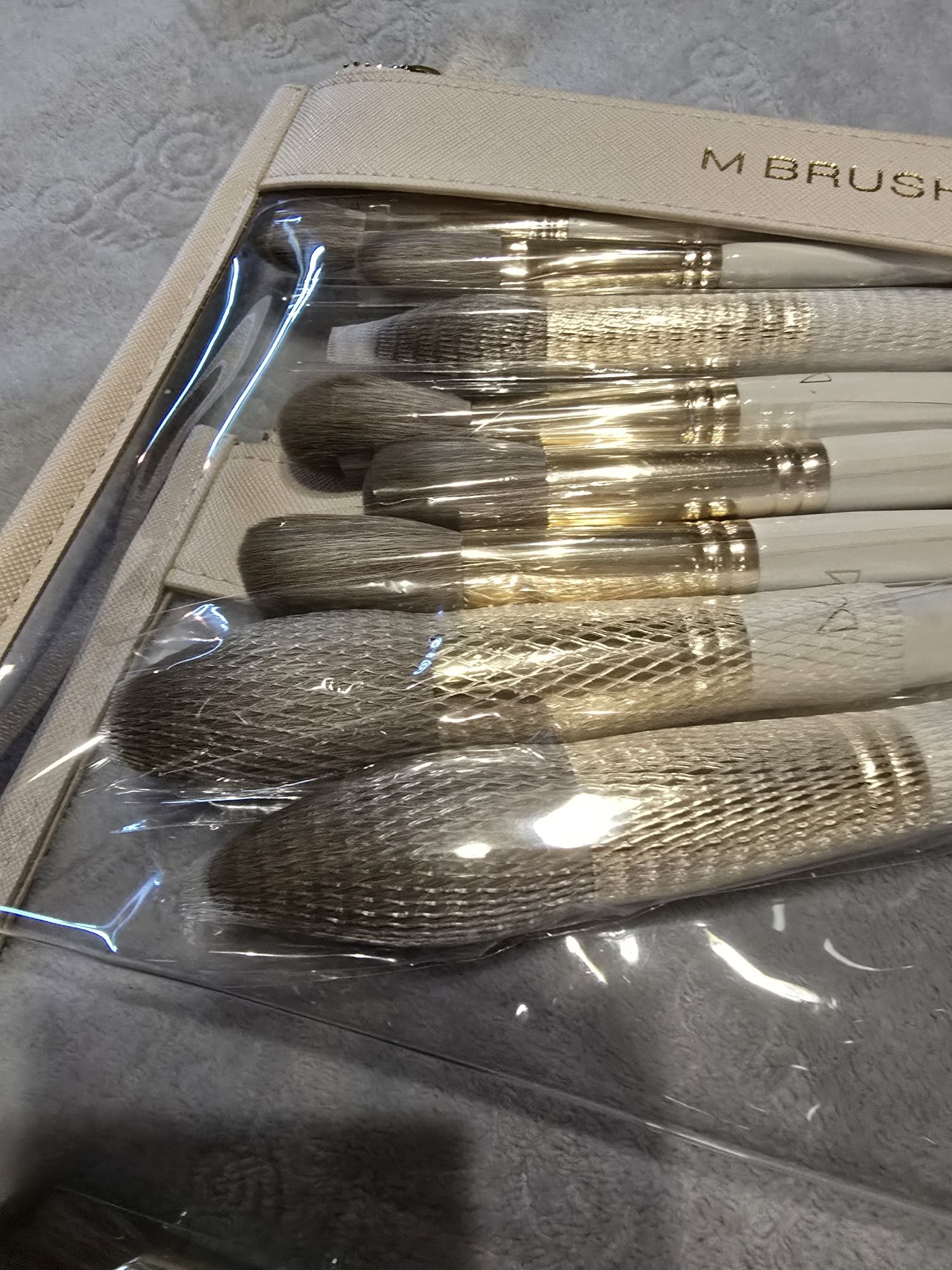 Pełny zestaw pędzi M brush