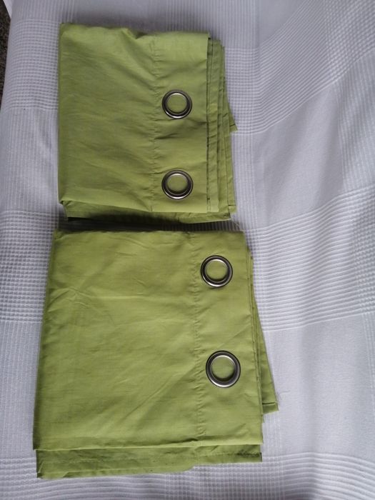 Cortinado verde opaco como novo