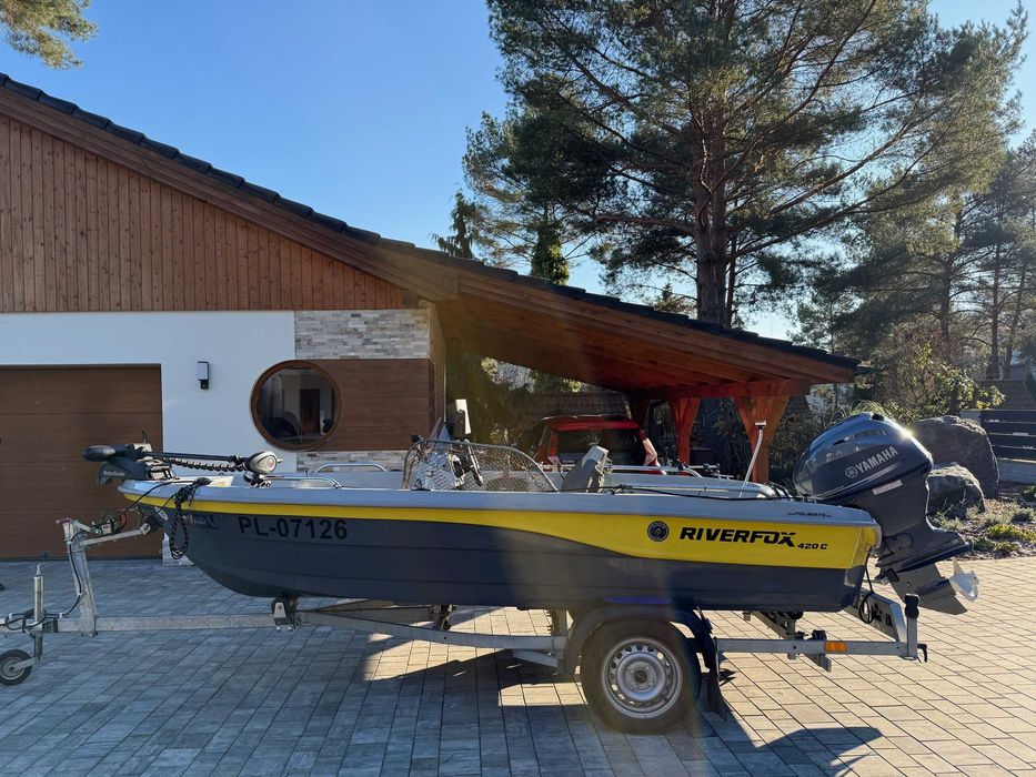 Łódź wędkarska RIVERFOX 420C + YAMAHA 40+dziobowy - komplet