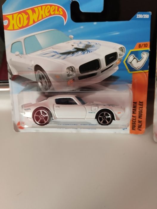 Carinhos da hot wheels