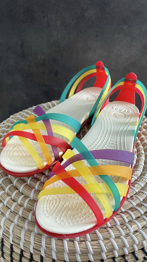 Crocs baleriny Huarache Flat Multi/Geranium W9 39/40