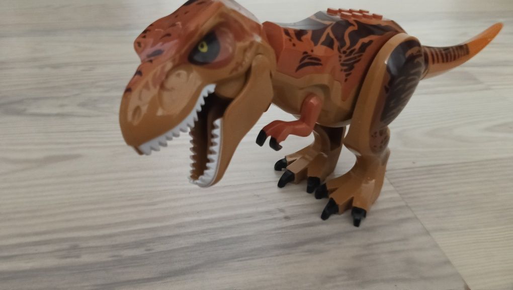 Игрушка лего тираннозавр
