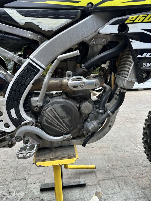 Yamaha YZF 250.