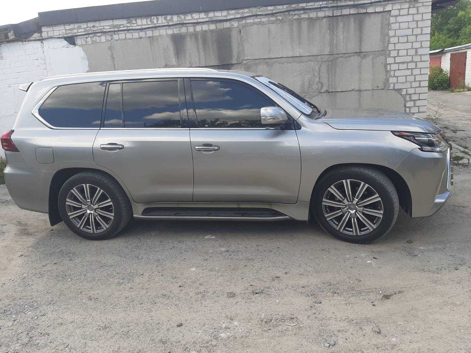 Продам Lexus LX 570