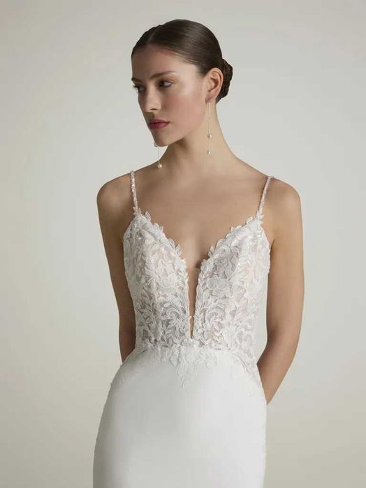 Vestido de noiva sereia em crepe a menos de 50% do preço de compra