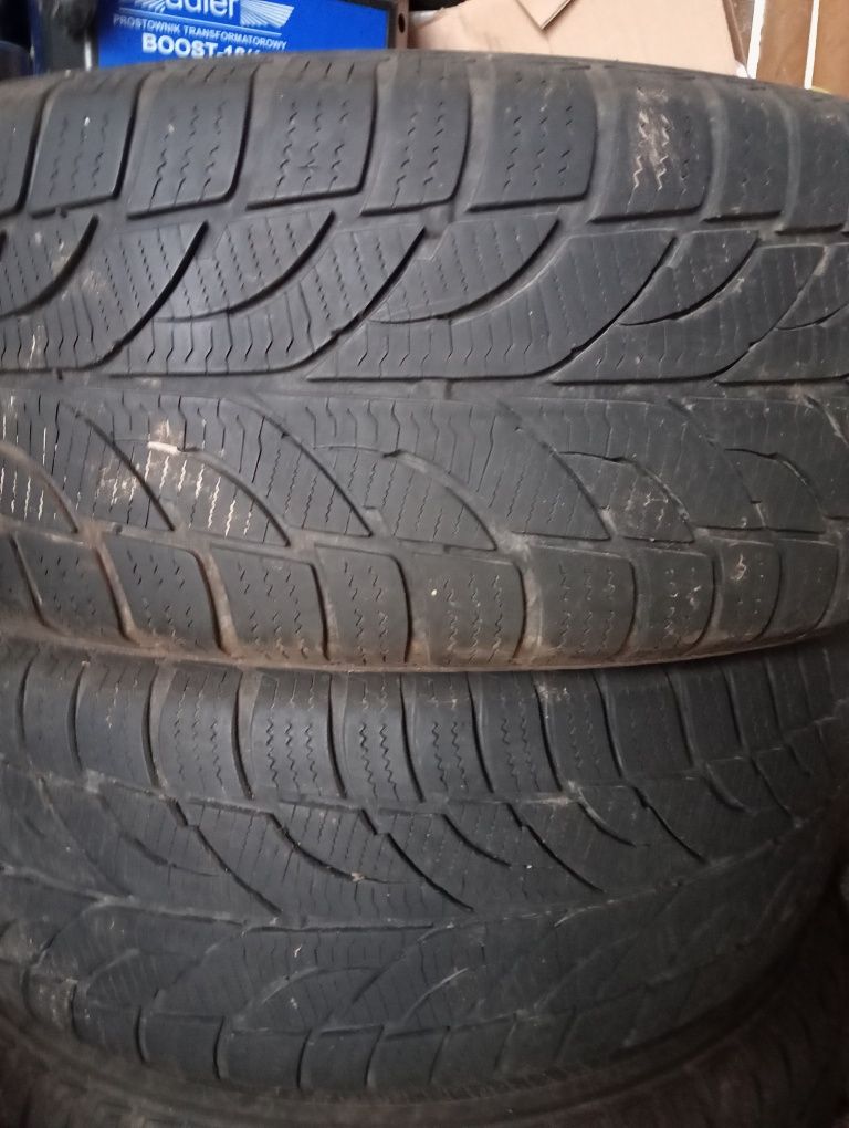 Opony zimowe 215/55R17