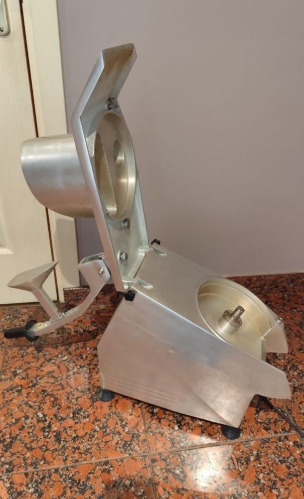 Profesjonalna szatkownica elektryczna do warzyw HLC-300