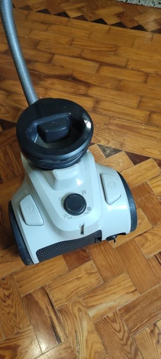 Aspirador sem Saco AEG