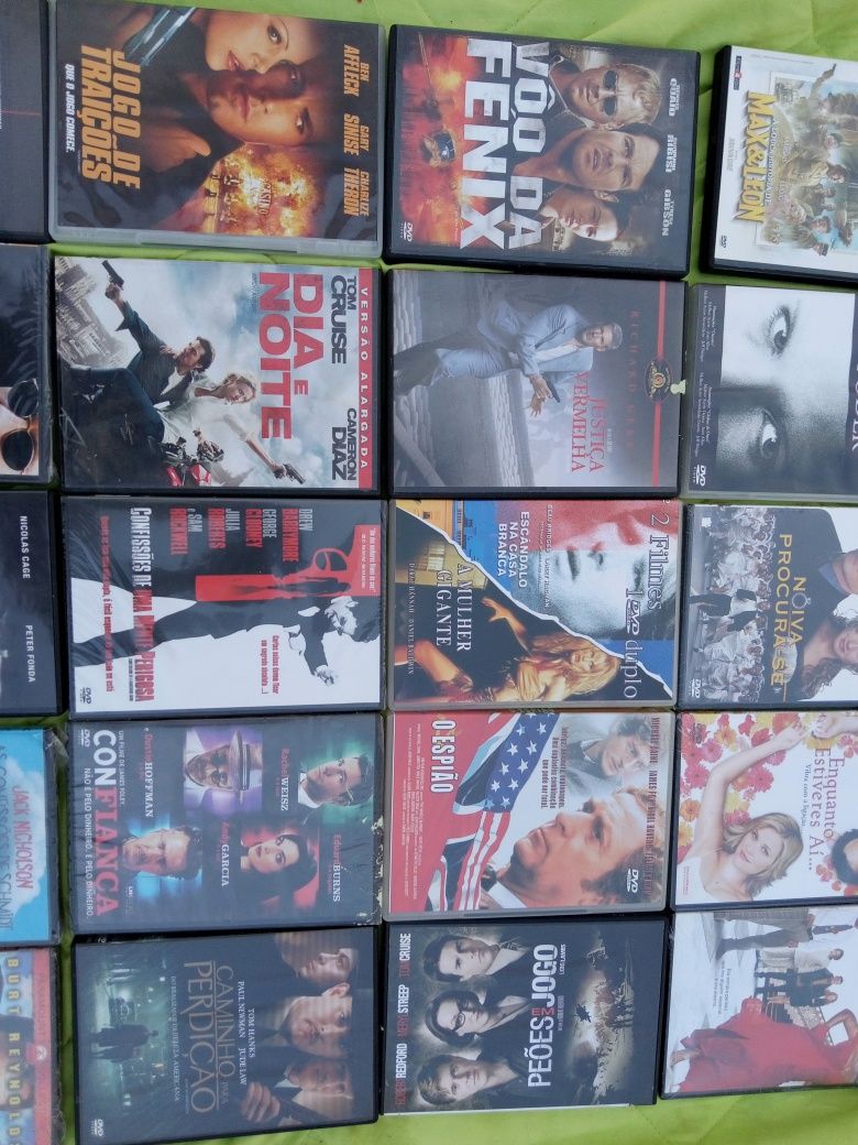 30 DVDs  incluindo dia e noite