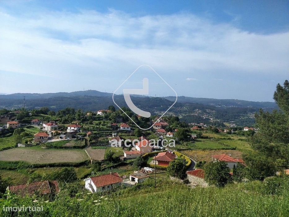lote urbano, 1100m2 - periferia de Paredes de Coura