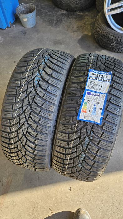 2szt 225/40/20 Toyo Nowe opony dot2821r ZIMA
