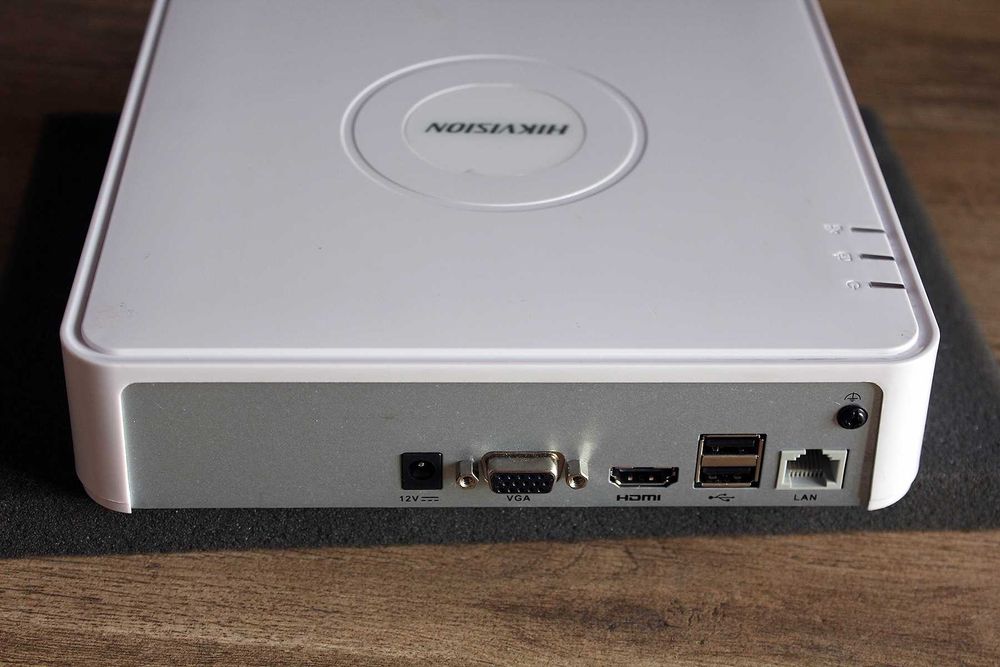 4 канальный видеорегистратор NVR Hikvision DS-7104NI-Q1