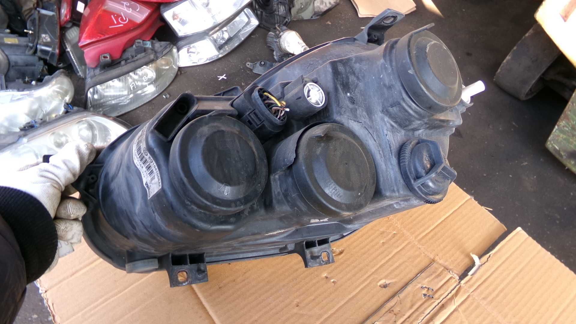 Kwi5 Lampa przednia prawa volkswagen polo 9n wysyłka części