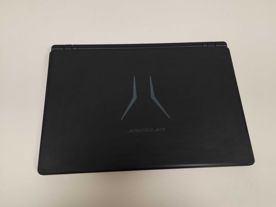 Ігровий ноутбук Medion Erazer P6681 4 gb