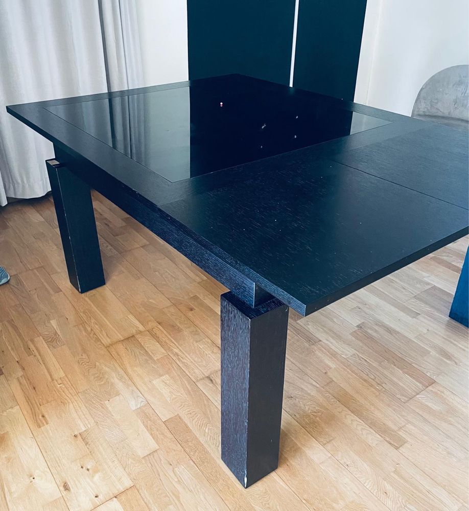 Mesa de jantar em preto wengue