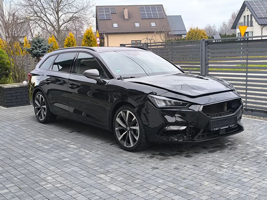 Seat Leon 1,5 benzyna 150 KM FR panorana navi led android