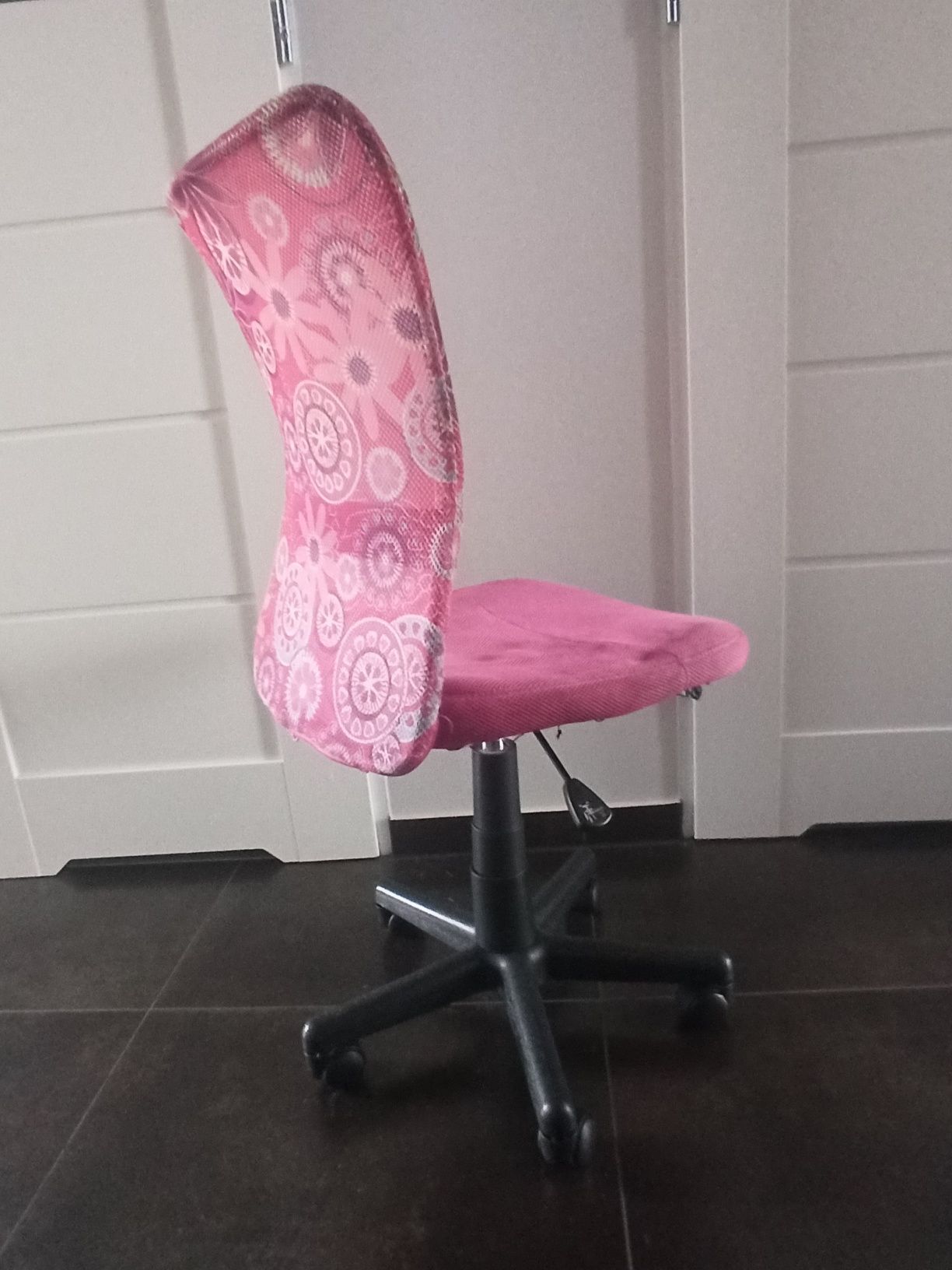 Krzesło do biurka, Krzesło biurkowe. Fotel biurkowy.